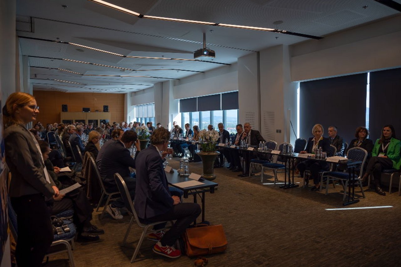 Udeleženci mednarodne konference o delovnih migracijah in zaščiti delavcev, Ljubljana, 19. aprila 2023.
