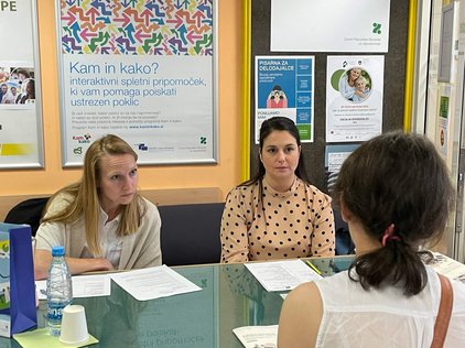 Zavod RS za zaposlovanje, zaposlitveni sejem, Območna služba Ljubljana, 1. 6. 2023, delodajalci in kandidati na zaposlitvenih razgovorih