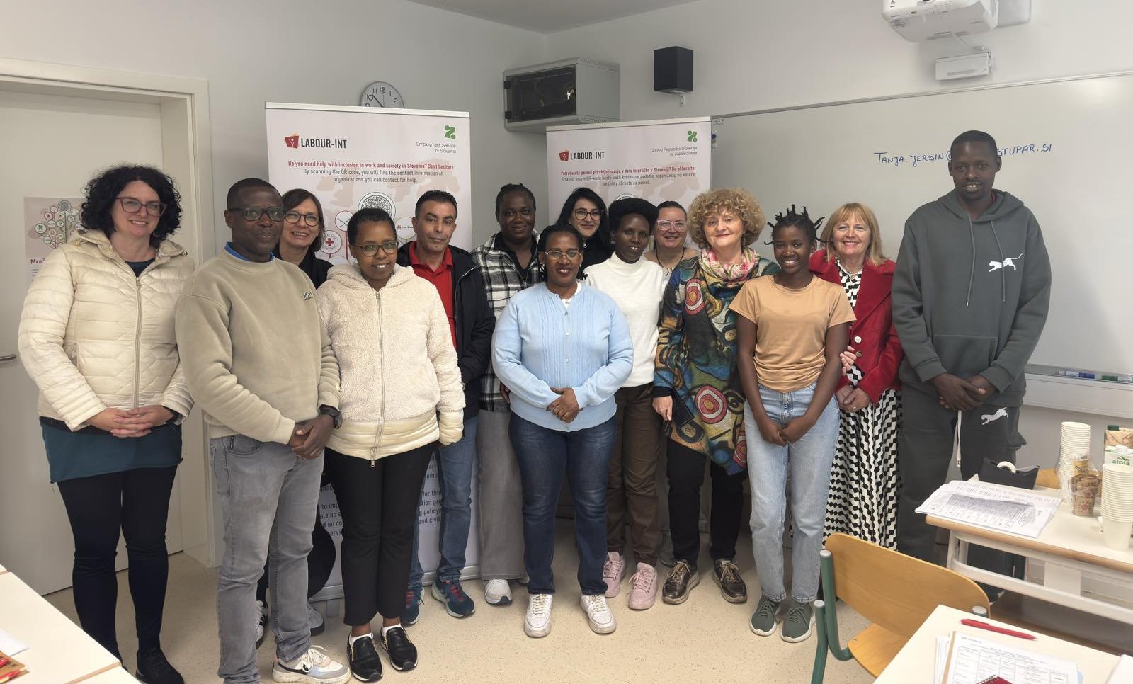 Skupina migrantov, ki začenja usposabljanje za socialnega oskrbovalca ali oskrbovalko na domu, v Ljubljani, 15. maja 2026, pod okriljem projekta LabourInt III.