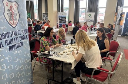 Udeleženci zaposlitvenega dogodka v Nišu, 12. junija 2024, v organizaciji Zavoda RS za zaposlovanje