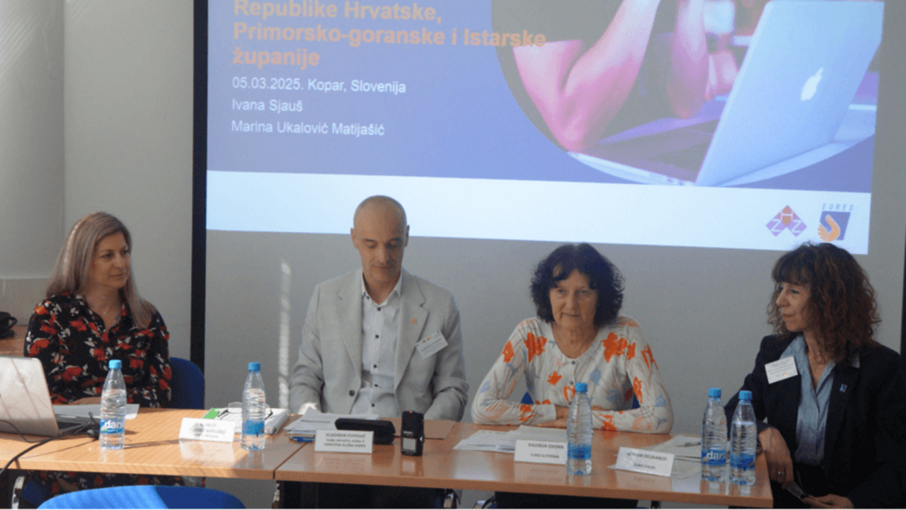 Novinarska konferenca na Čezmejnem sejmu zaposlitveno-kariernih priložnosti