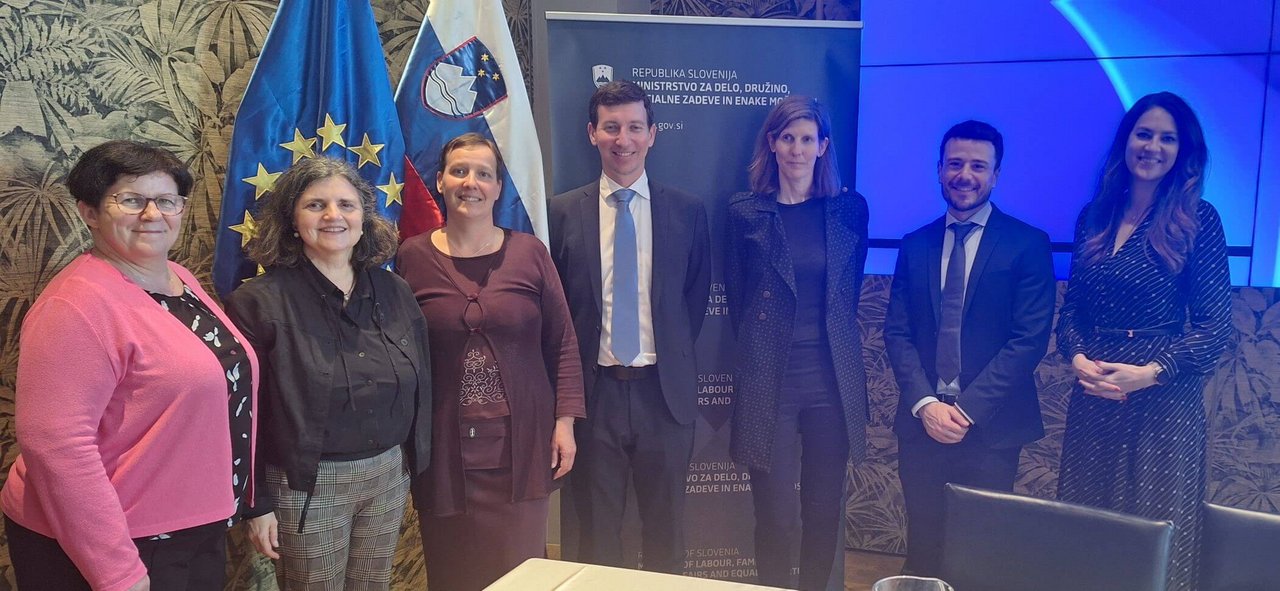 Predstavniki OECD, Evropske komisije, slovenskega ministrstva za delo in zavoda za zaposlovanje na konferenci Povezovanje ljudi z delovnimi mesti, Ljubljana, 13. marca 2025